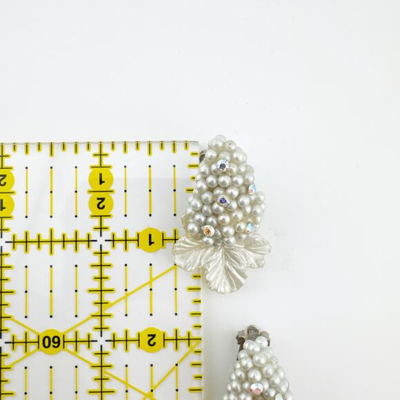 Vintage Faux Pearl & Rhinestone Clip-On Grape Cluster‎ Earrings - Picture 7 of 10